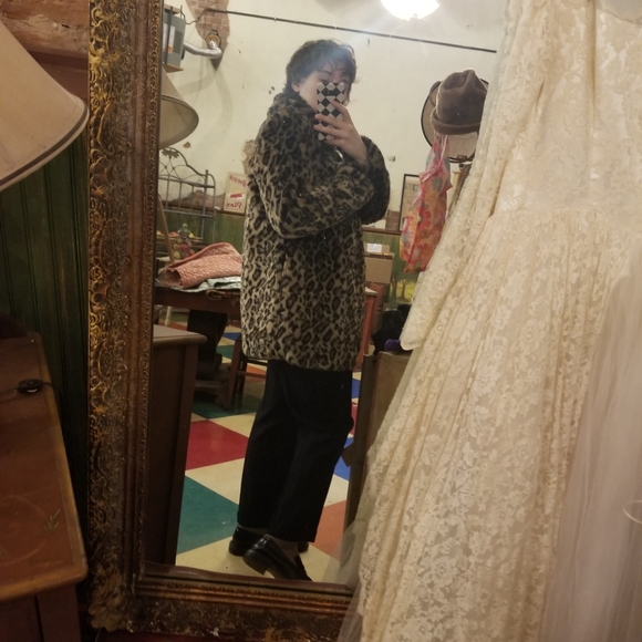 Vintage Jeanne Damas Inspired Fur Coat - Picture 8 of 15
